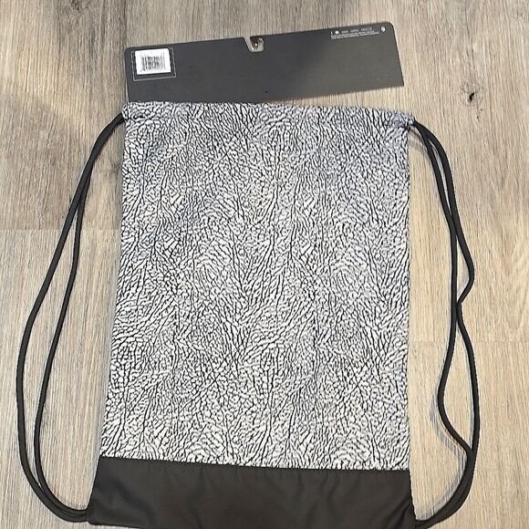 Jordan Jersey Gym Sack Drawstring Bag- 100Black/E - Picture 7 of 7